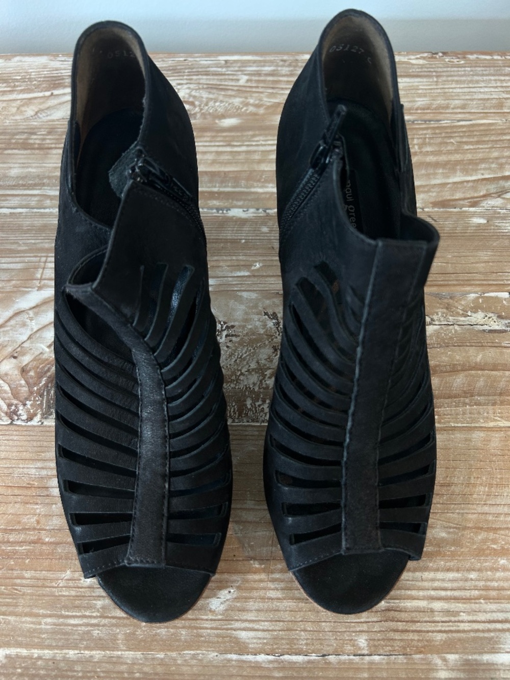 Paul Green Tasha Cutout Peep Toe Booties in Black Sz 8.5 - EUC